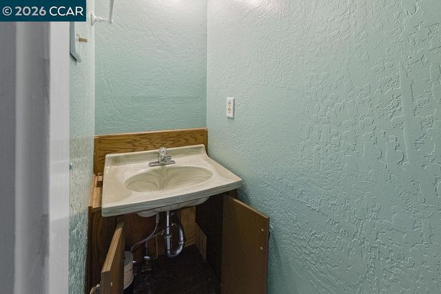 710 Grove Way, Hayward, CA 94541