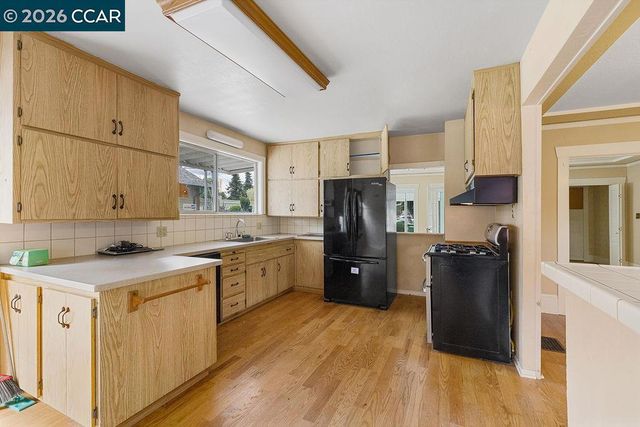 710 Grove Way, Hayward, CA 94541