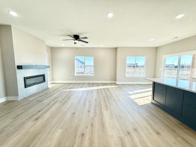 5476 N Toben Dr, Bel Aire, KS 67226