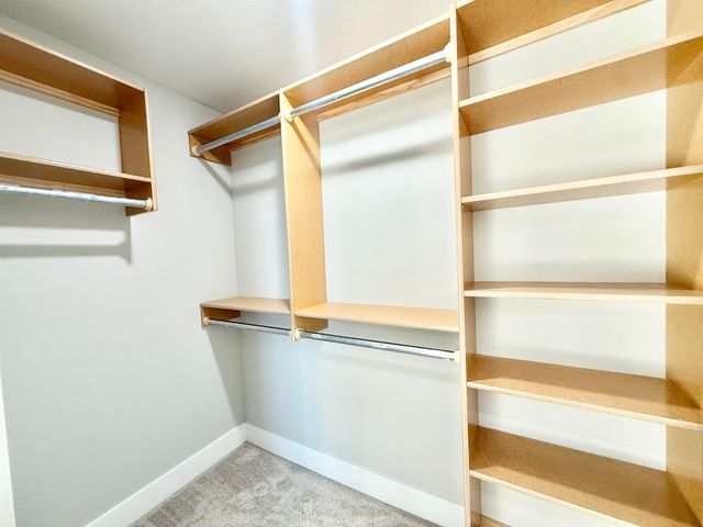 5476 N Toben Dr, Bel Aire, KS 67226