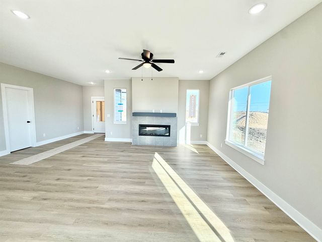 5476 N Toben Dr, Bel Aire, KS 67226