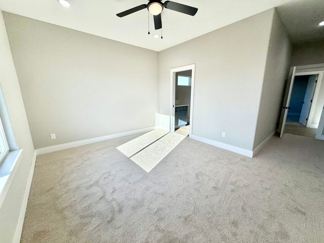 5476 N Toben Dr, Bel Aire, KS 67226