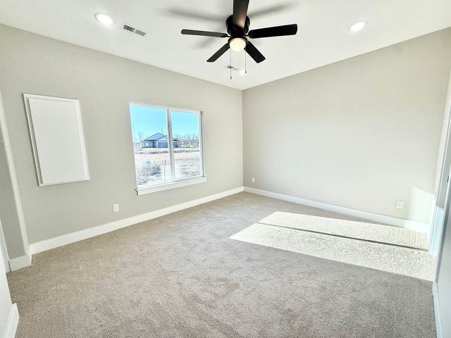 5476 N Toben Dr, Bel Aire, KS 67226