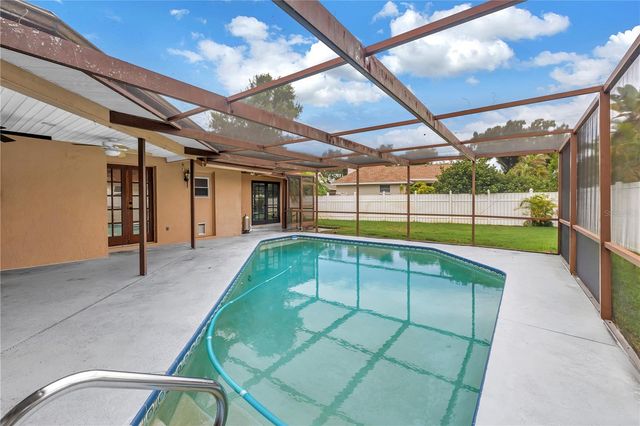 9212 RUSTIC PINES BOULEVARD W, Seminole, FL 33776