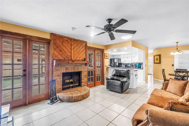 9212 RUSTIC PINES BOULEVARD W, Seminole, FL 33776