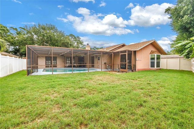9212 RUSTIC PINES BOULEVARD W, Seminole, FL 33776
