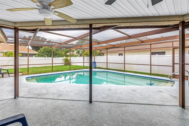 9212 RUSTIC PINES BOULEVARD W, Seminole, FL 33776