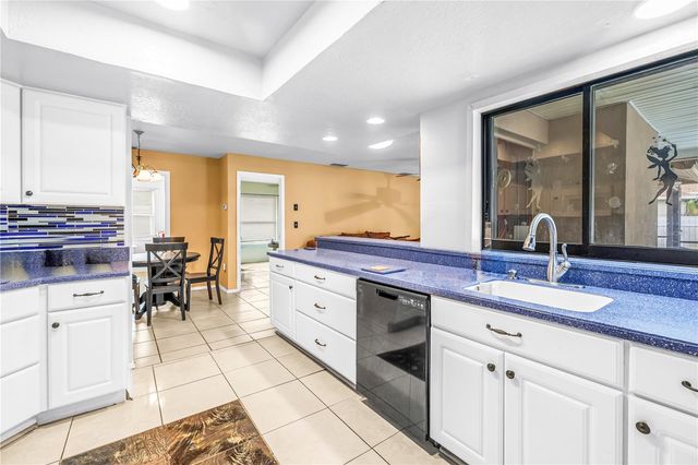 9212 RUSTIC PINES BOULEVARD W, Seminole, FL 33776