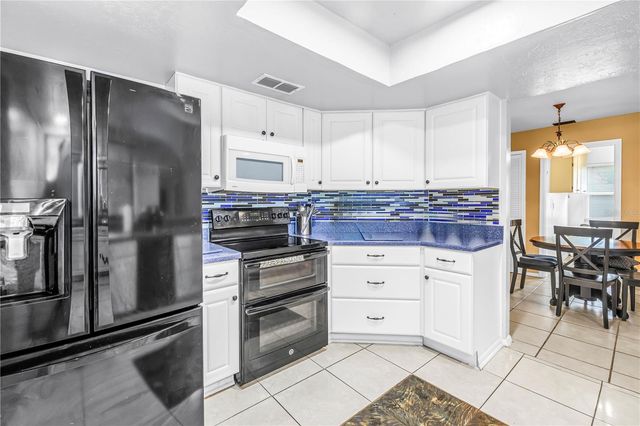 9212 RUSTIC PINES BOULEVARD W, Seminole, FL 33776