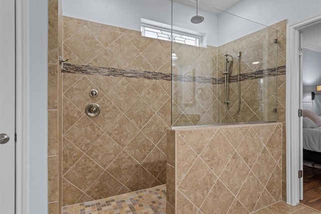 105 Duck Creek LN, Georgetown, TX 78633