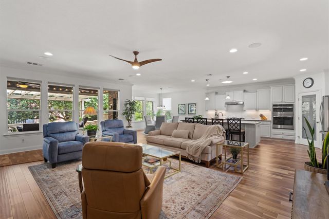 105 Duck Creek LN, Georgetown, TX 78633