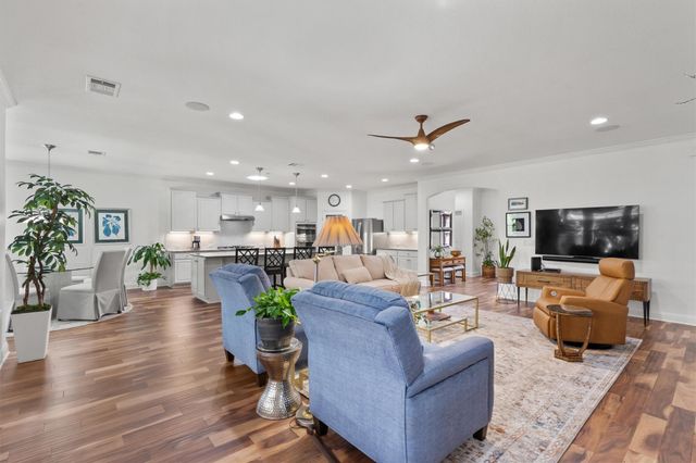 105 Duck Creek LN, Georgetown, TX 78633