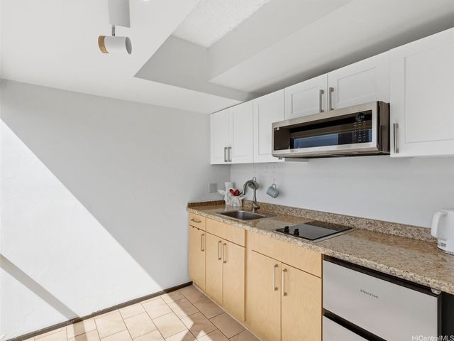 1750 Kalakaua Avenue 1903, Honolulu, HI 96826