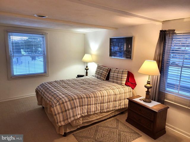 48 BOTANY CIR, Willingboro, NJ 08046