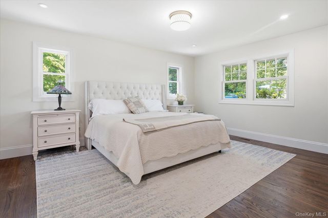 7 Vine Street, Bayville, NY 11709