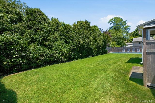 7 Vine Street, Bayville, NY 11709