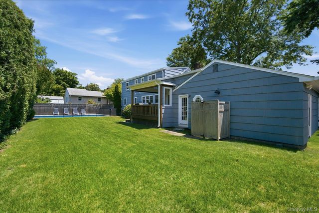 7 Vine Street, Bayville, NY 11709