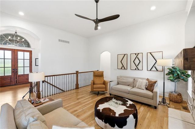 24855 W 95th Terrace, Lenexa, KS 66227