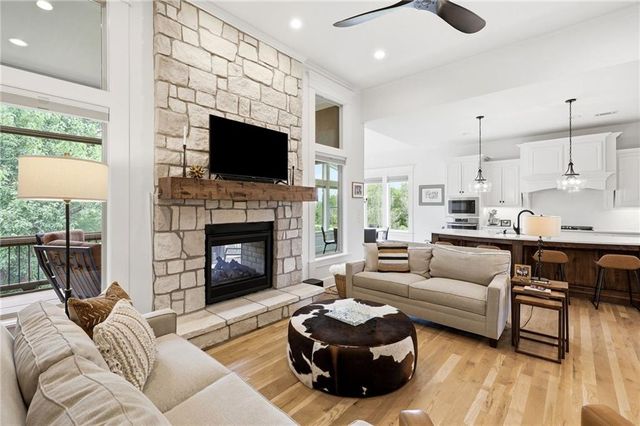 24855 W 95th Terrace, Lenexa, KS 66227