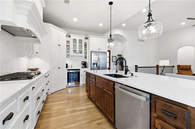 24855 W 95th Terrace, Lenexa, KS 66227