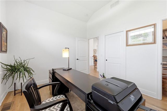 24855 W 95th Terrace, Lenexa, KS 66227