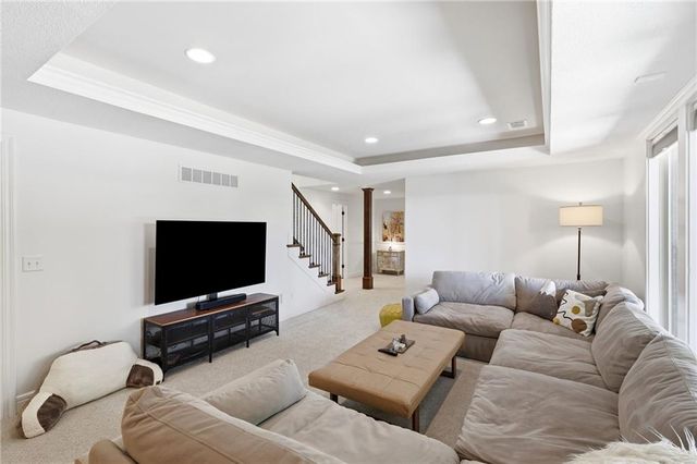 24855 W 95th Terrace, Lenexa, KS 66227
