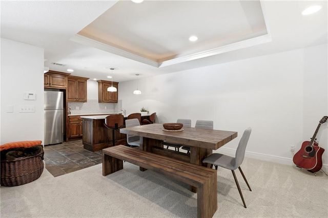 24855 W 95th Terrace, Lenexa, KS 66227
