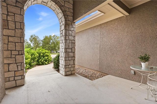 24855 W 95th Terrace, Lenexa, KS 66227