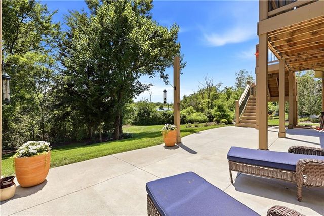 24855 W 95th Terrace, Lenexa, KS 66227