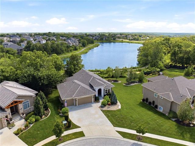 24855 W 95th Terrace, Lenexa, KS 66227