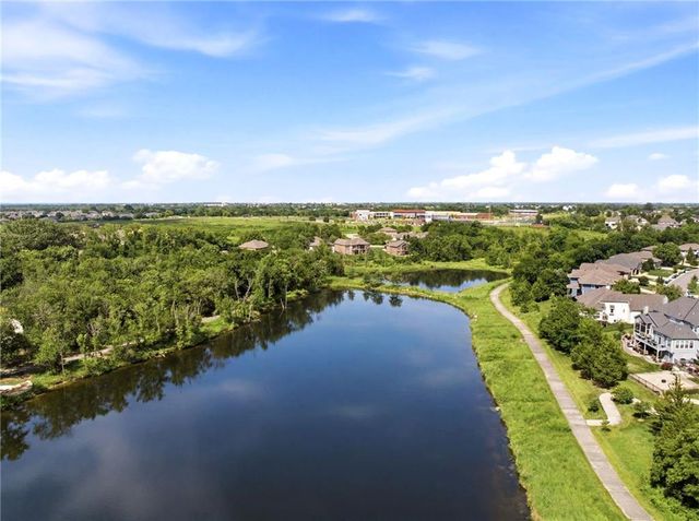24855 W 95th Terrace, Lenexa, KS 66227