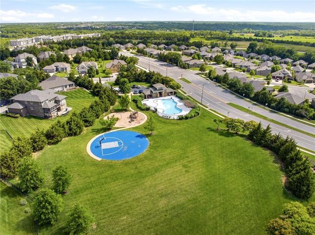 24855 W 95th Terrace, Lenexa, KS 66227