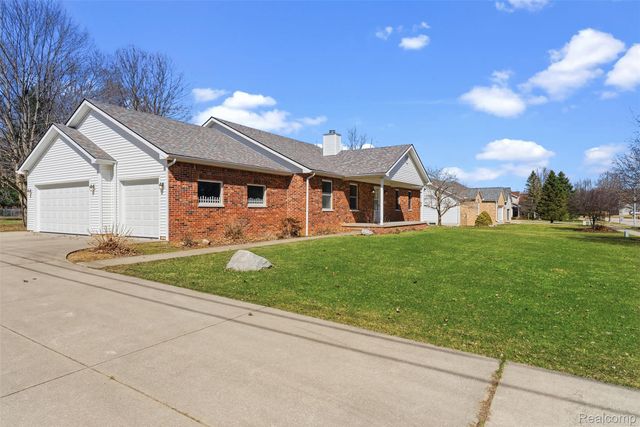 2363 Willowdale Drive, Burton, MI 48509