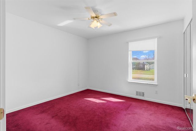 2363 Willowdale Drive, Burton, MI 48509