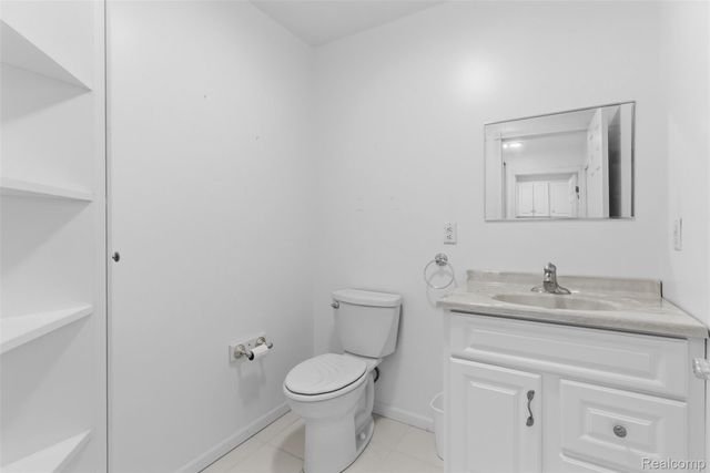 2363 Willowdale Drive, Burton, MI 48509