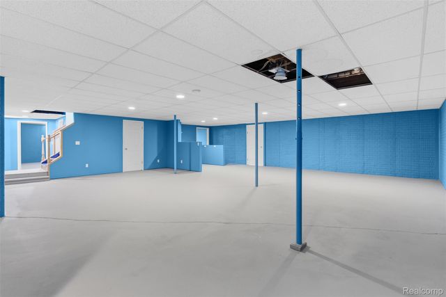 2363 Willowdale Drive, Burton, MI 48509