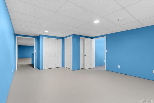 2363 Willowdale Drive, Burton, MI 48509