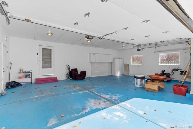 2363 Willowdale Drive, Burton, MI 48509