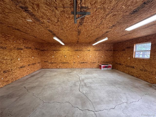 2363 Willowdale Drive, Burton, MI 48509