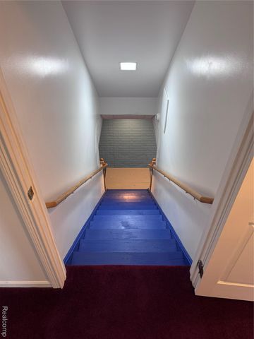 2363 Willowdale Drive, Burton, MI 48509