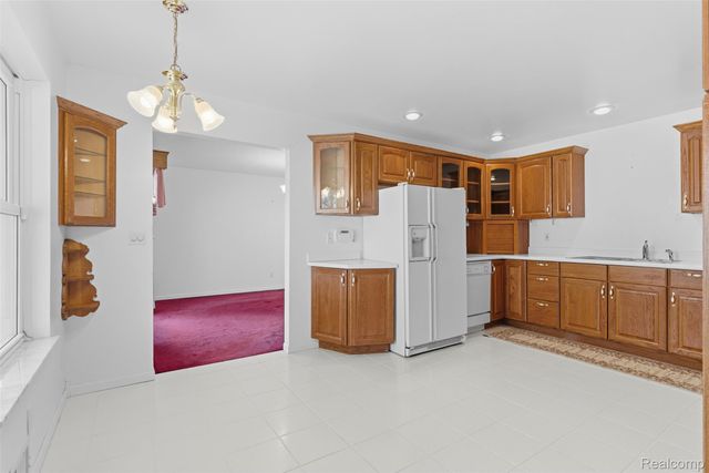 2363 Willowdale Drive, Burton, MI 48509