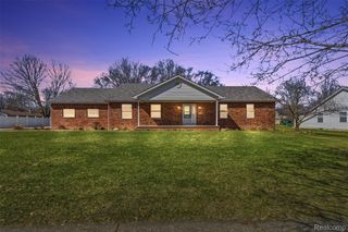2363 Willowdale Drive, Burton, MI 48509