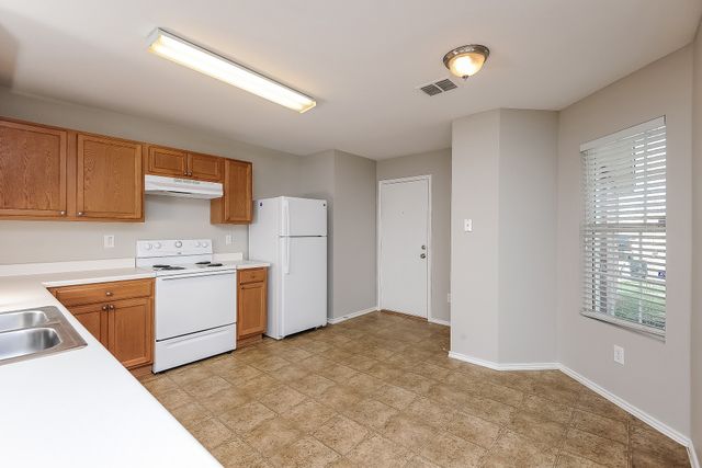 9013 Cheswick Drive, Fort Worth, TX 76123