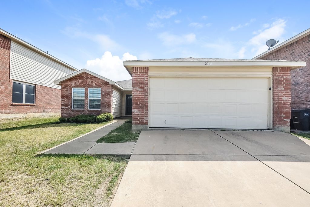 9013 Cheswick Drive, Fort Worth, TX 76123