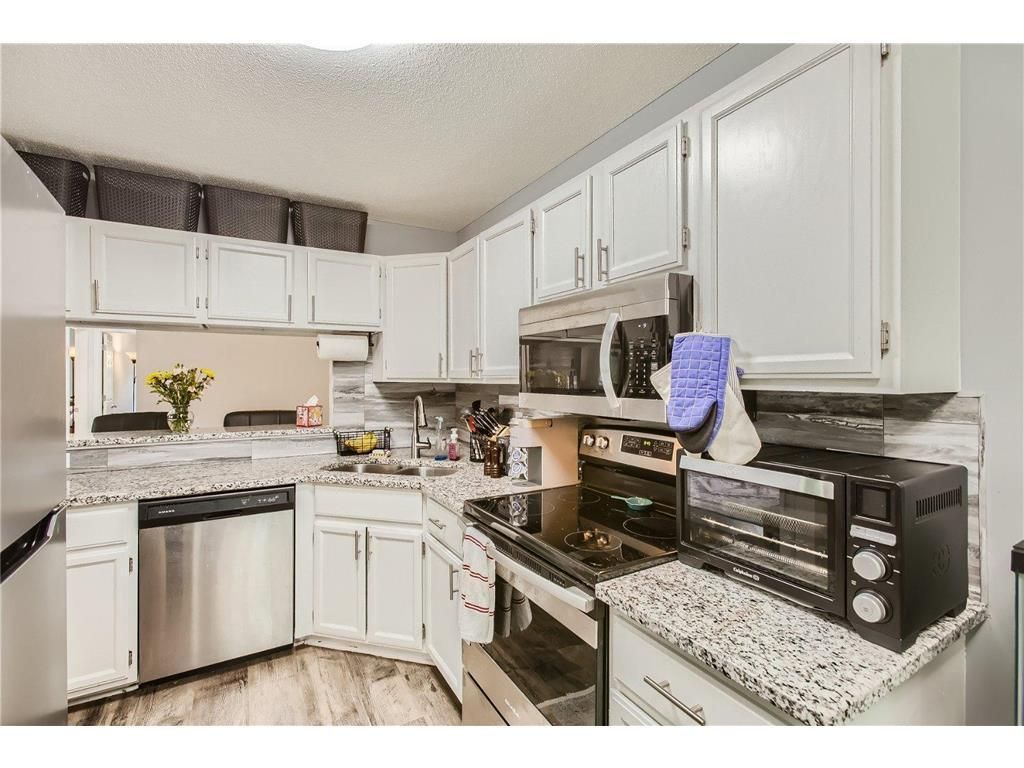 5940 Fernwood Street, Shoreview, MN 55126 — photo 4
