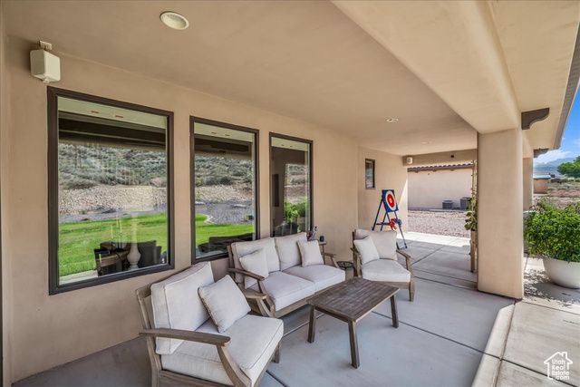 385 E ENTRADA DR, Virgin, UT 84779