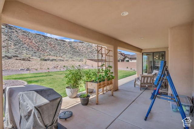 385 E ENTRADA DR, Virgin, UT 84779