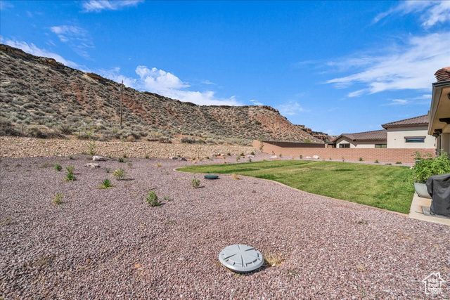 385 E ENTRADA DR, Virgin, UT 84779