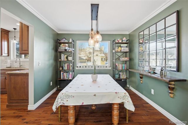 816 Oak Cluster Court, Howell, MI 48855