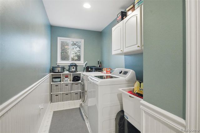 816 Oak Cluster Court, Howell, MI 48855